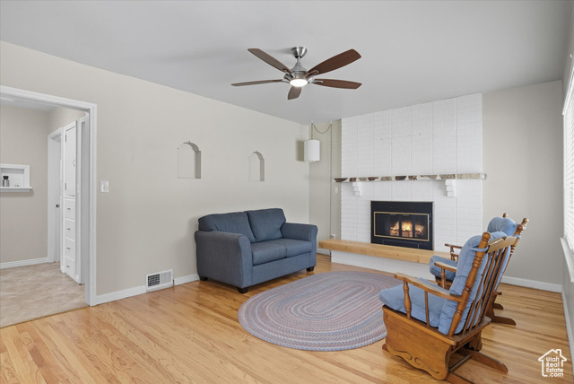 Photo 4 for MLS #2112371 at 325 N 200 West