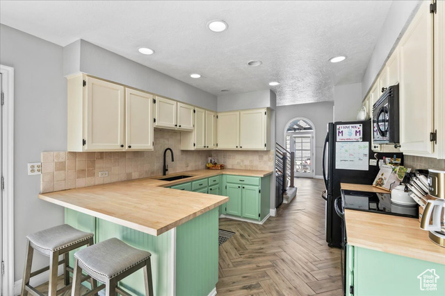 Photo 11 for MLS #2112386 at 1241 W Athleen Dr