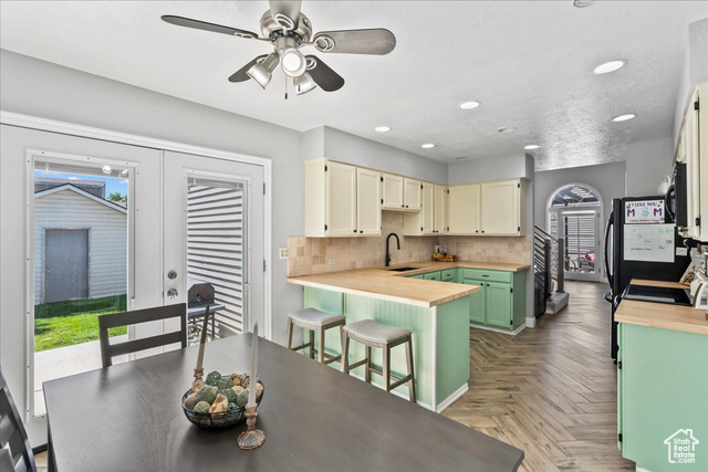 Photo 8 for MLS #2112386 at 1241 W Athleen Dr