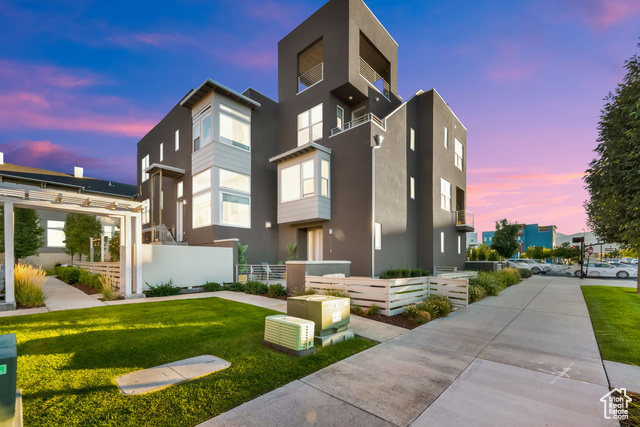 5069 W DAYBREAK PKWY, South Jordan UT 84009