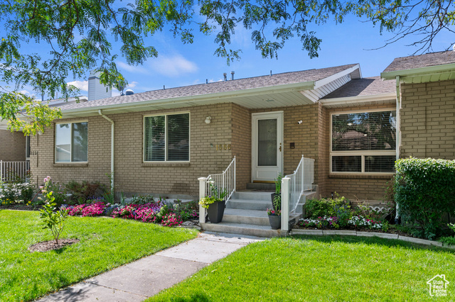 1556 W CORNERSTONE DR, South Jordan UT 84095