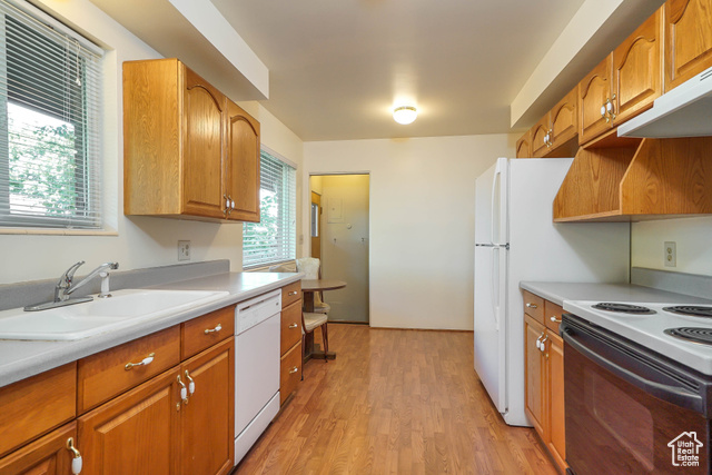 Photo 10 for MLS #2112402 at 3715 Van Buren Ave