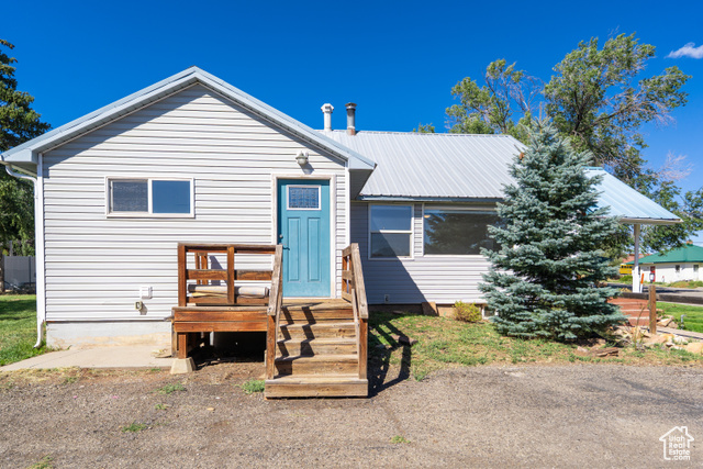 Photo 6 for MLS #2112423 at 165 W 100 North
