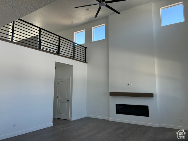 Photo 3 for MLS #2112528 at 1538 N Cozy Ln #6