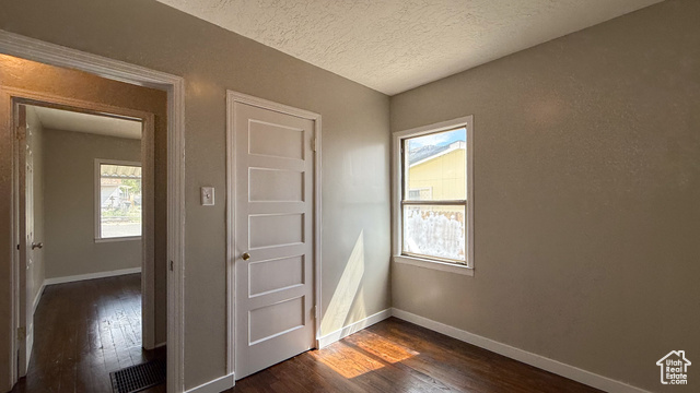 Photo 7 for MLS #2112532 at 590 Parkway St