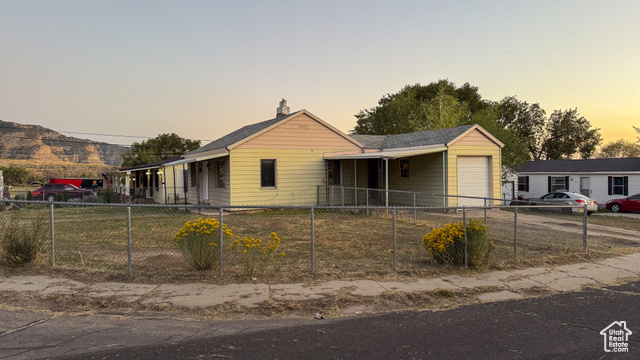 Photo 2 for MLS #2112532 at 590 Parkway St