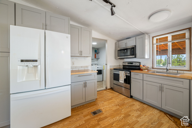 Photo 9 for MLS #2112539 at 524 E Bulloch St