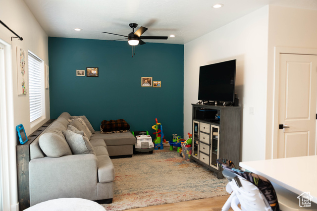 Photo 8 for MLS #2112576 at 686 N 275 West #1