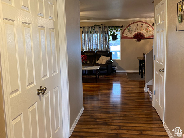 Photo 2 for MLS #2112595 at 454 S Lincolnshire Way
