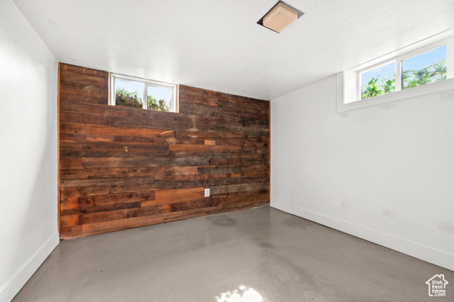 Photo 15 for MLS #2112596 at 873 N American Beauty Dr