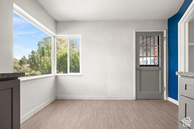 Photo 9 for MLS #2112596 at 873 N American Beauty Dr