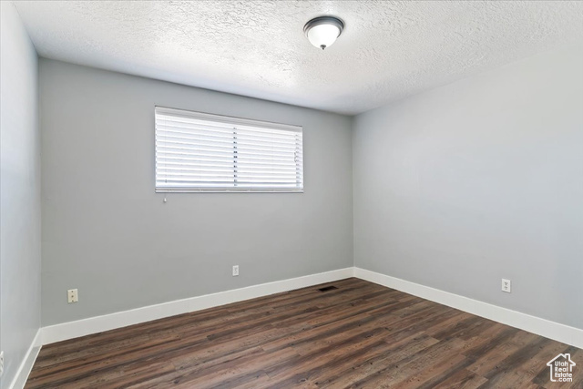 Photo 13 for MLS #2112604 at 780 Barlow St
