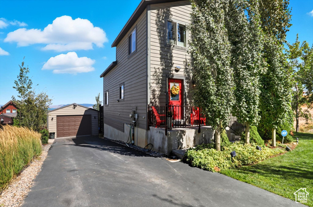 Photo 3 for MLS #2112622 at 825 N Buffsilt Ct