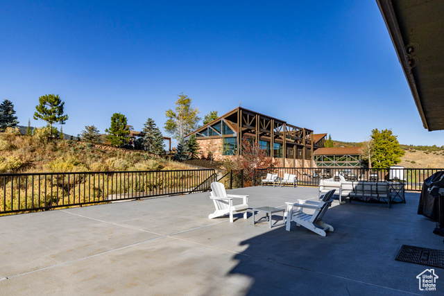 Photo 2 for MLS #2112625 at 3285 W Lower Saddleback Rd #5A