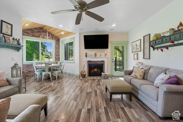 Photo 13 for MLS #2112634 at 164 E 200 South