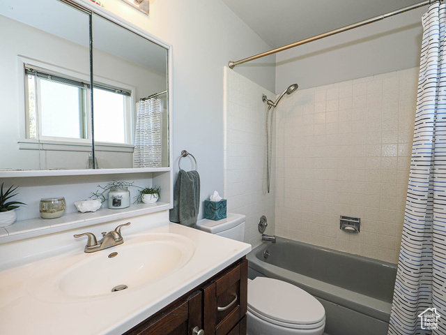 Photo 17 for MLS #2112684 at 1366 W Dupont Ave