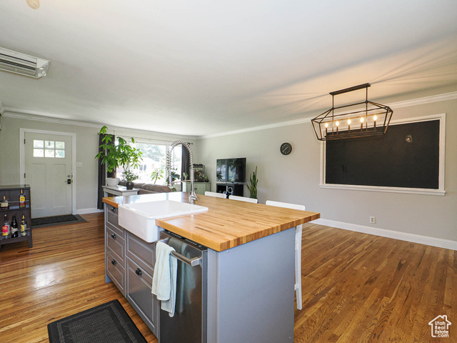 Photo 11 for MLS #2112684 at 1366 W Dupont Ave
