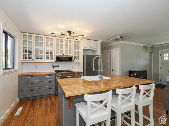 Photo 12 for MLS #2112684 at 1366 W Dupont Ave