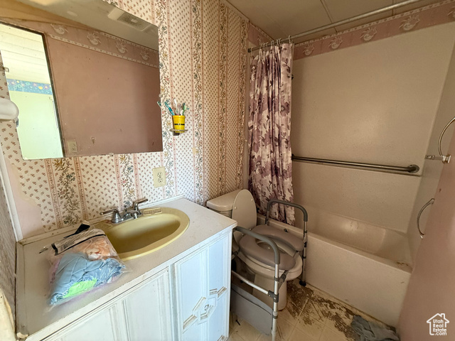 Photo 13 for MLS #2112814 at 246 Guenevere #81