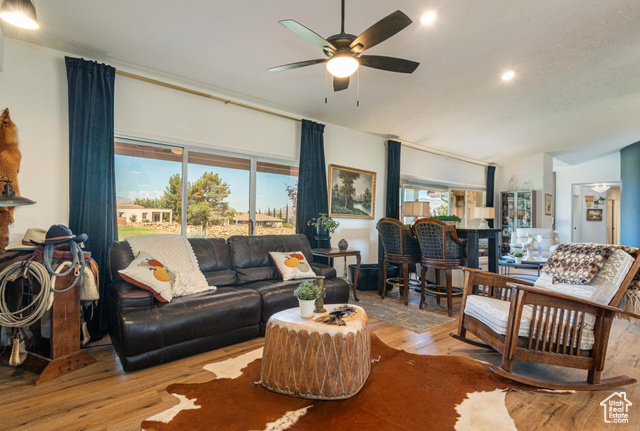 Photo 13 for MLS #2112824 at 2159 Fairway Hills Dr #40