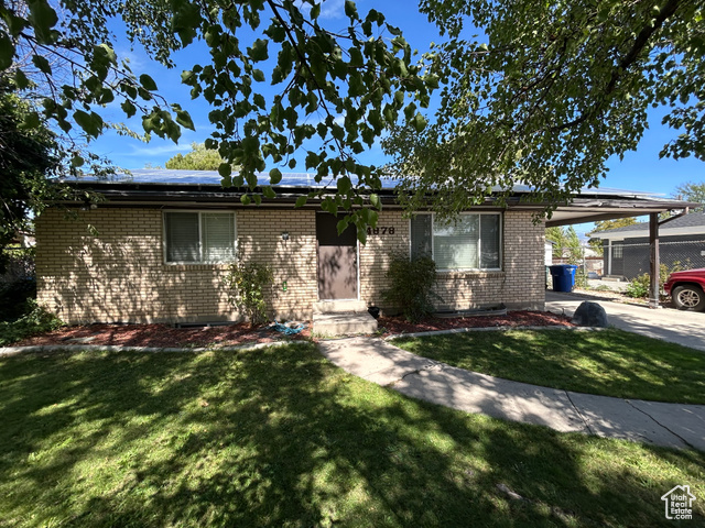 Photo 3 for MLS #2112835 at 4878 W Seneca Rd