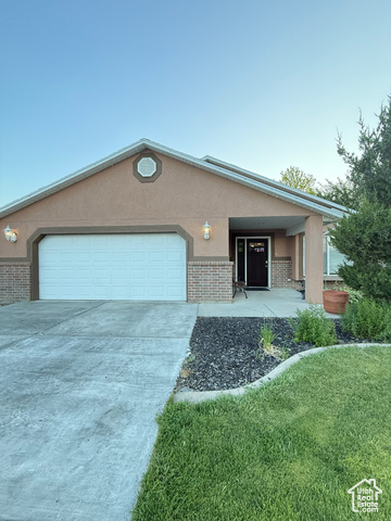 5013 S 4150 W, Roy UT 84067