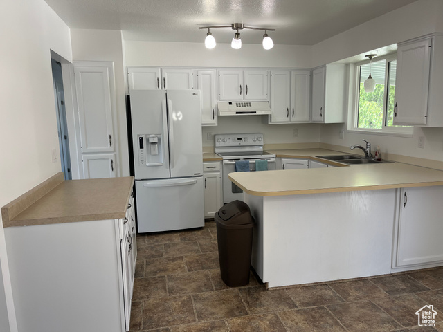 Photo 6 - 5982 S 2825 West, Roy UT 84067