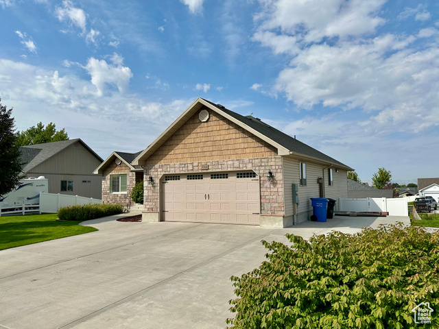 Photo 3 for MLS #2112884 at 653 N 200 East