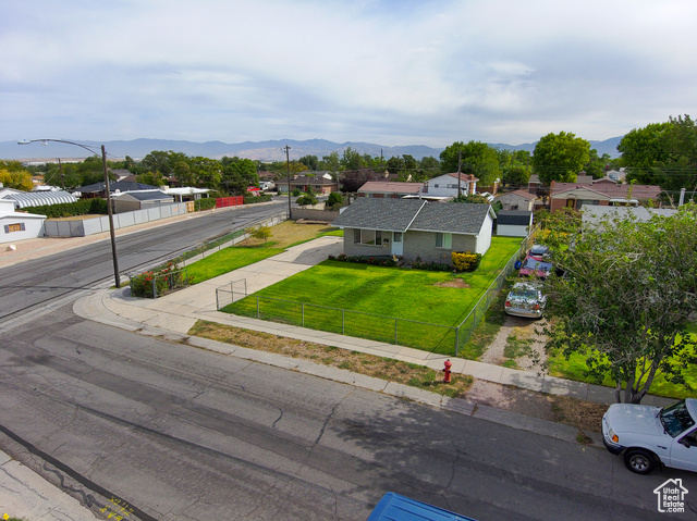 Photo 2 for MLS #2112904 at 3311 S Montclair St