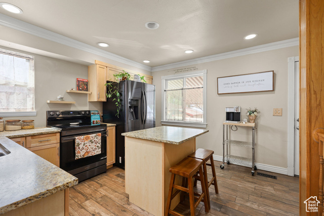 Photo 13 for MLS #2112923 at 261 Vanburen Ave