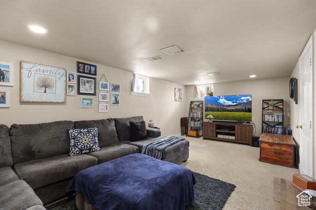 Photo 21 for MLS #2112923 at 261 Vanburen Ave