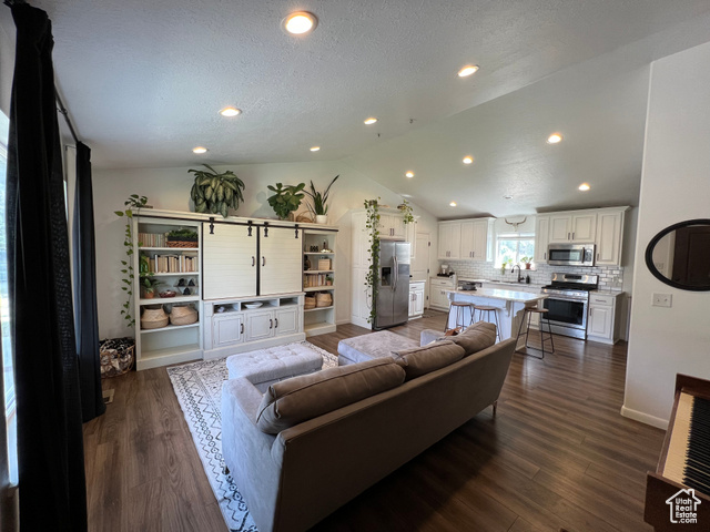Photo 5 for MLS #2112939 at 368 E 400 South