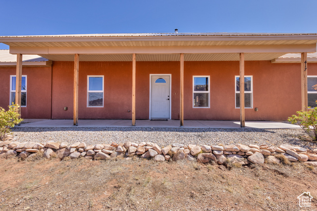Photo 5 for MLS #2112956 at 417 E Coronado Ln