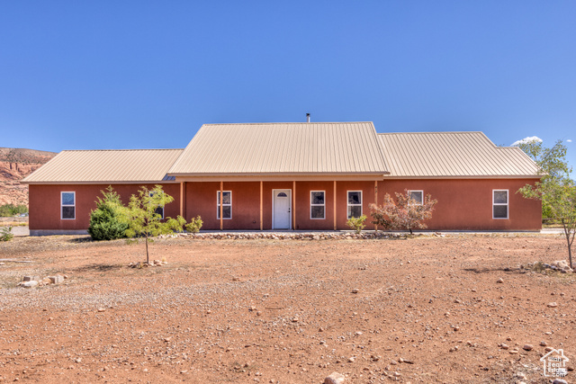 Photo 4 for MLS #2112956 at 417 E Coronado Ln