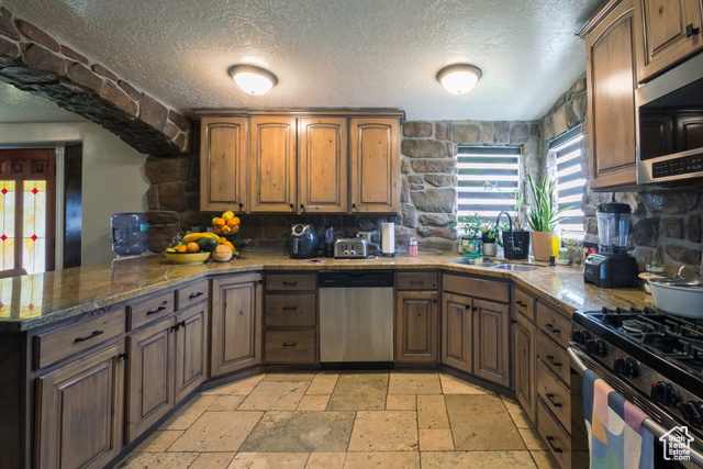 Photo 4 for MLS #2112976 at 331 W 1500 South