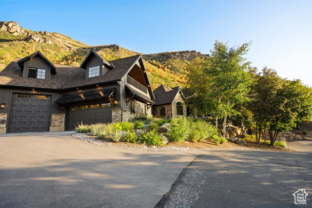 Photo 8 for MLS #2112983 at 1141 S Oak Leaf Ln
