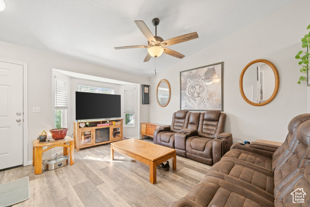 Photo 4 - 5778 S 4075 West, Roy UT 84067