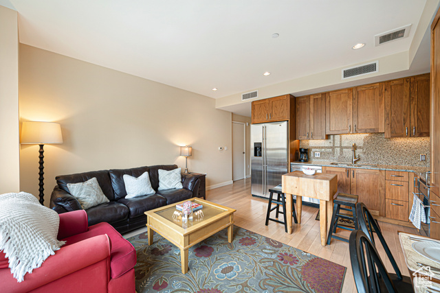 99 W South Temple St S 303