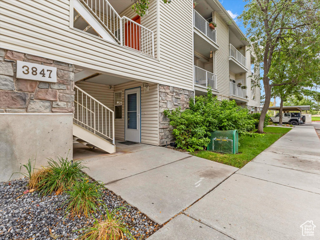 Photo 2 for MLS #2113204 at 3847 S Salt River Way #1