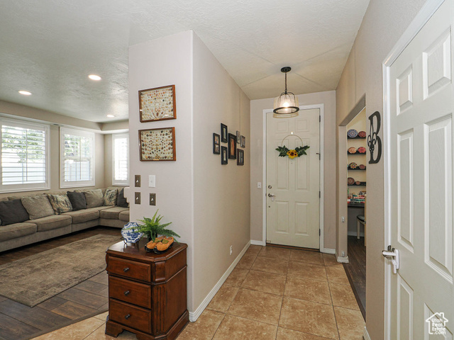 Photo 8 for MLS #2113216 at 6831 S Garonne Ct