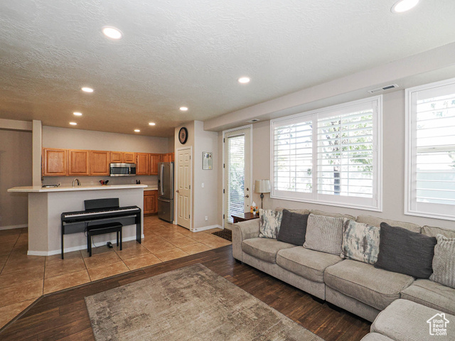 Photo 16 for MLS #2113216 at 6831 S Garonne Ct