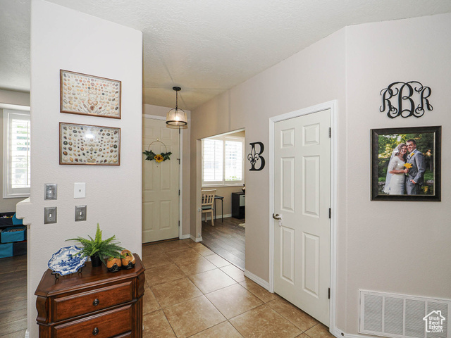 Photo 9 for MLS #2113216 at 6831 S Garonne Ct
