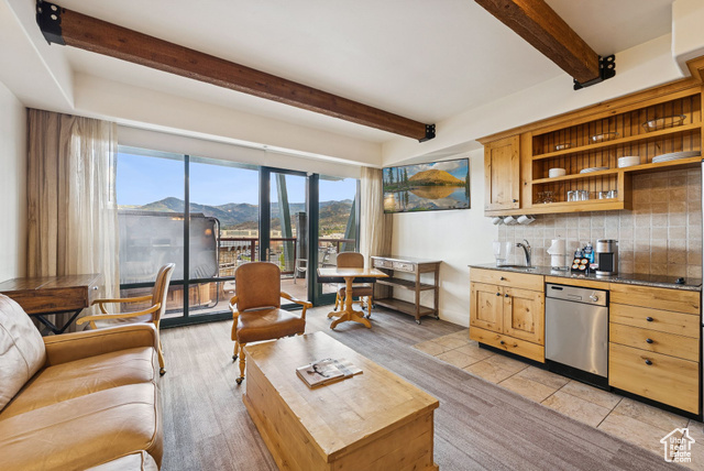 Photo 2 for MLS #2113265 at 1476 Newpark Blvd #402
