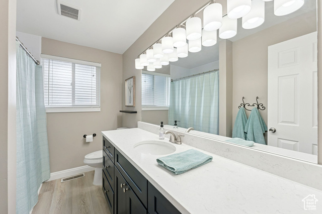 Photo 11 for MLS #2113274 at 990 Manchester Rd