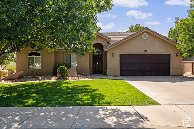 MLS #2113291                     located at 608 E 1010 South,
                     St. George, UT