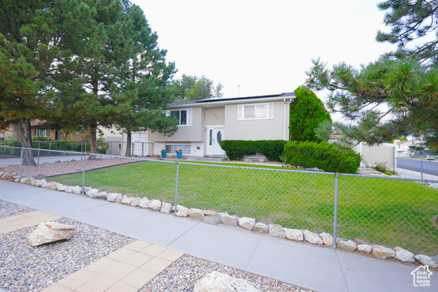 Photo 2 for MLS #2113308 at 4230 W Stratus St