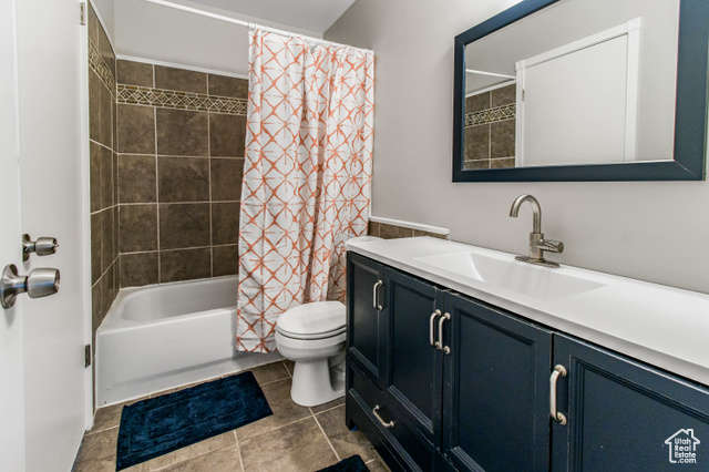 Photo 9 for MLS #2113373 at 5751 W Chantilly Cir