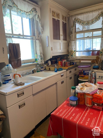 Photo 10 for MLS #2113375 at 328 S Carbon Ave