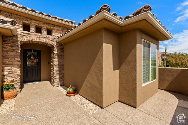 Photo 4 for MLS #2113415 at 1586 W Bonita Bay Cir