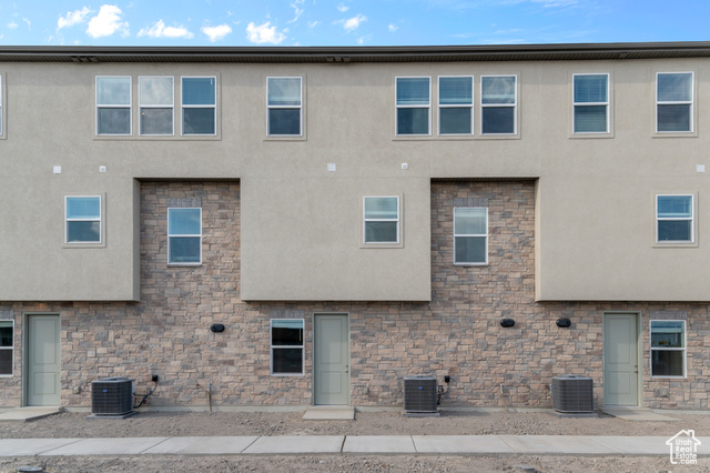556 N BUFFALO GRASS LN, Lindon UT 84042